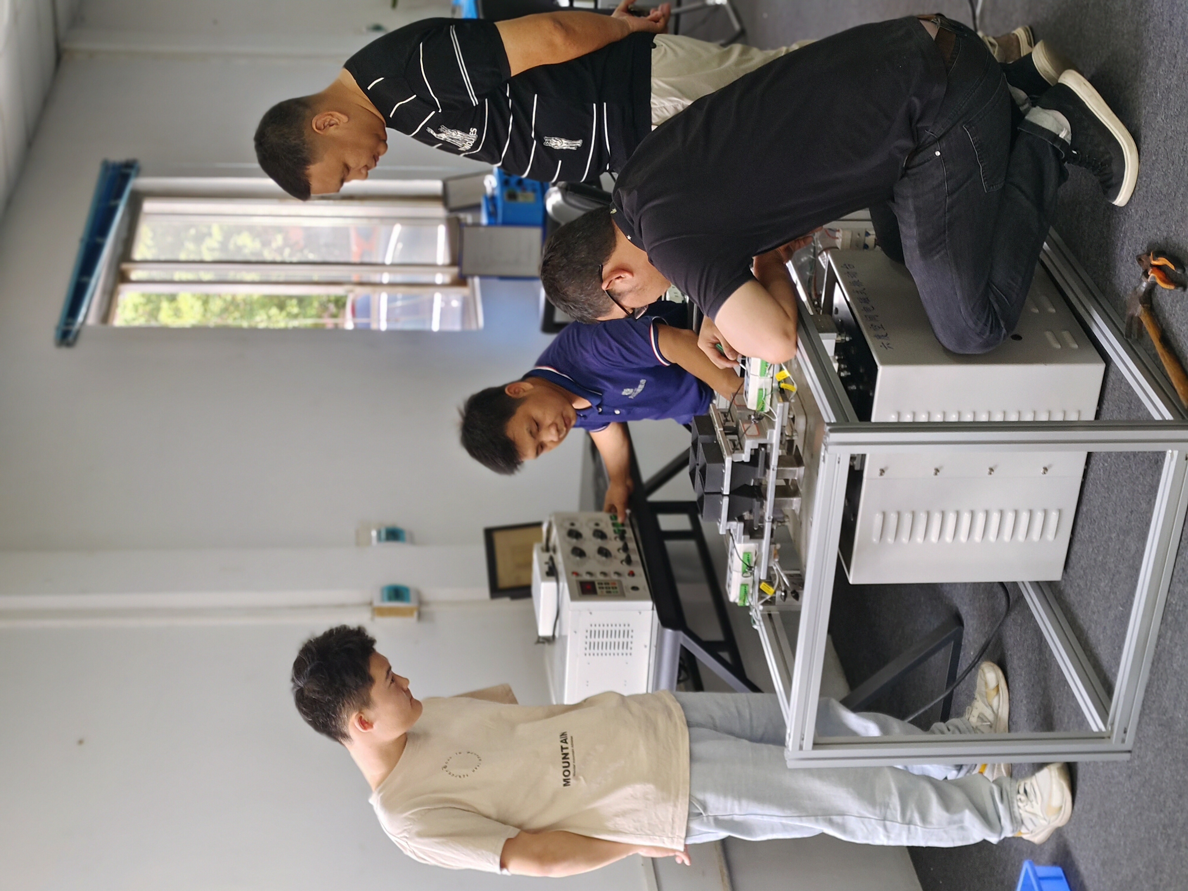 電磁振動臺 在電子通訊產品檢驗中的應用